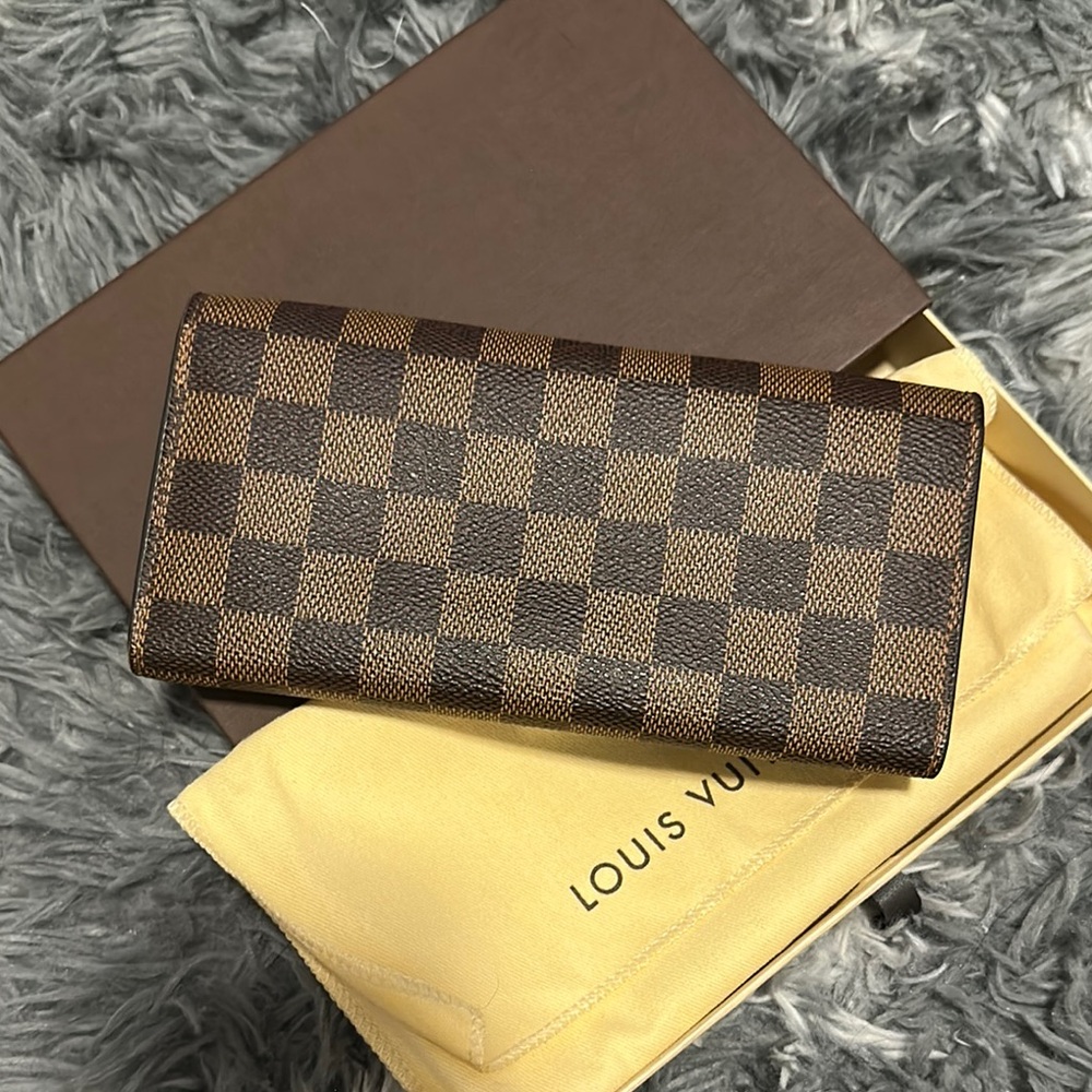 Louis Vuitton Damier Ebene Emilie Wallet Red Wallet - Picture 2 of 8